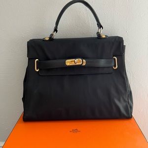 Moschino Bag Nylon Kelly Satchel Shoulder Top Handle Redwall Vintage Gold Black